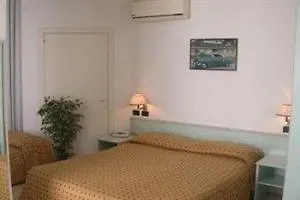 Cundari تاورمينا